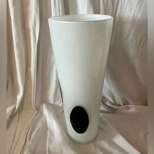 Shamrock Studio Handcrafted Blown Art Glass Vase White With Chocolate Dots 13 in
